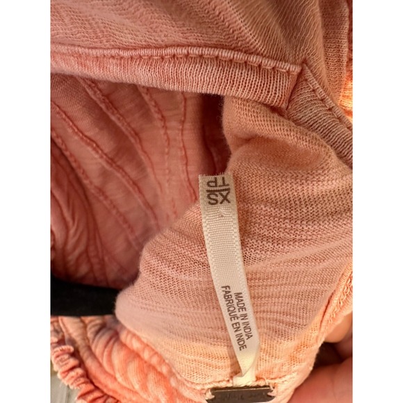Free People XS Peach Ruffled‎ Short Sleeve Blouse - Picture 6 of 9